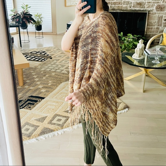 MURIELLE Neutral Blend Poncho with Fringe - Picture 8 of 8